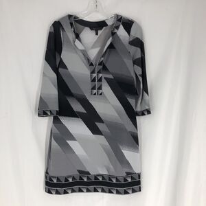 Bcbg Max Azria Dress Grey Geometric Print V-Neck Stretch Knit Shift Dress Sz XXS